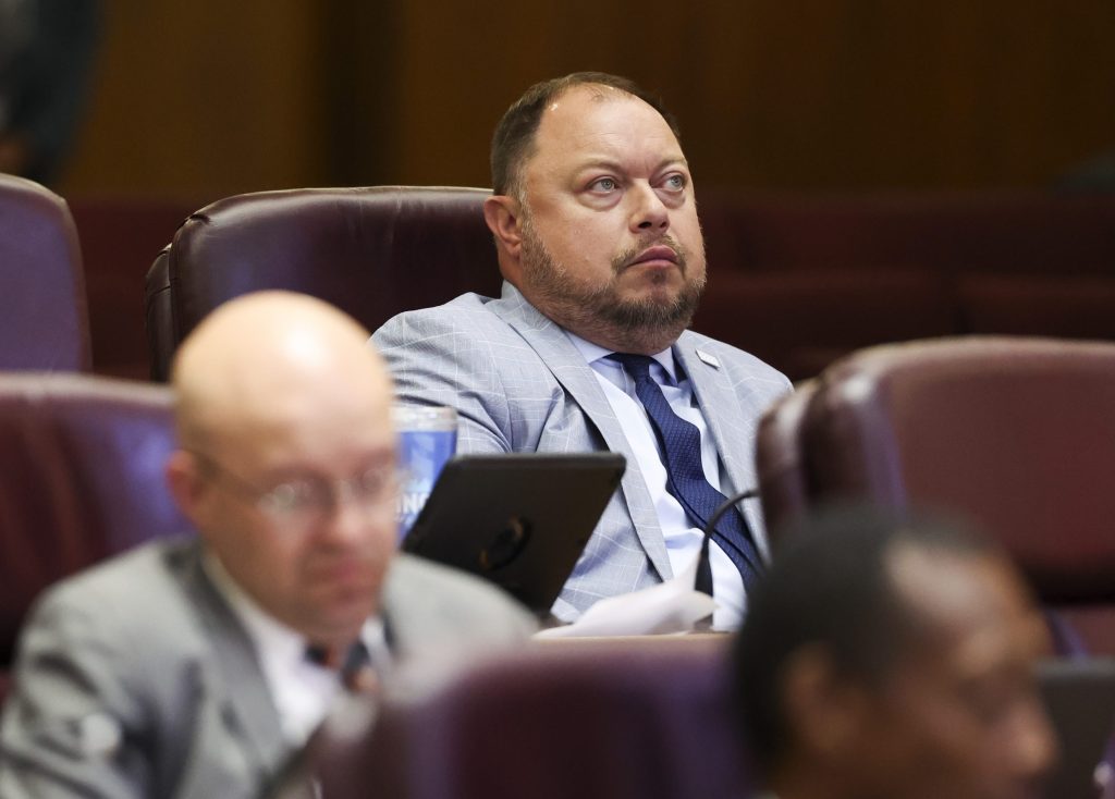 Chicago coach houses legalization compromise reached