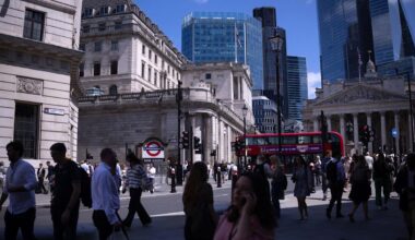 UK Markets Slide as Debt Angst Drives 30-Year Yield to 1998 High