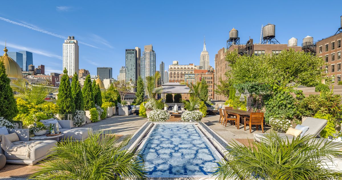 A Chelsea Penthouse With an Extravagant Rooftop Garden
