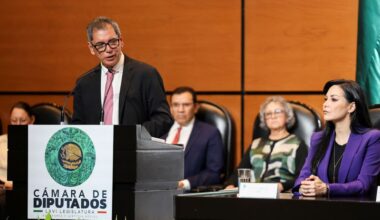 Mexico sees budget deficit lower in 2026 as growth ticks up, despite uncertainty