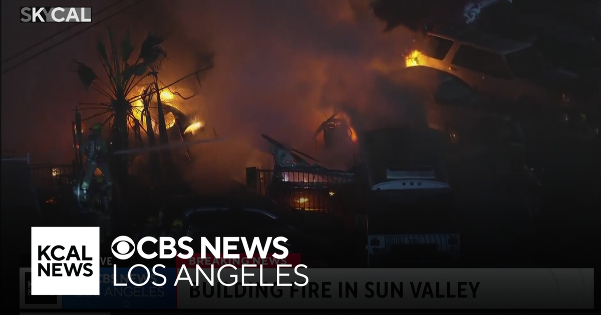 Fire destroys multiple vehicles in Sun Valley