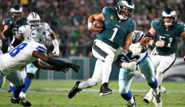 Eagles-Cowboys game suspended more than an hour due to lightning