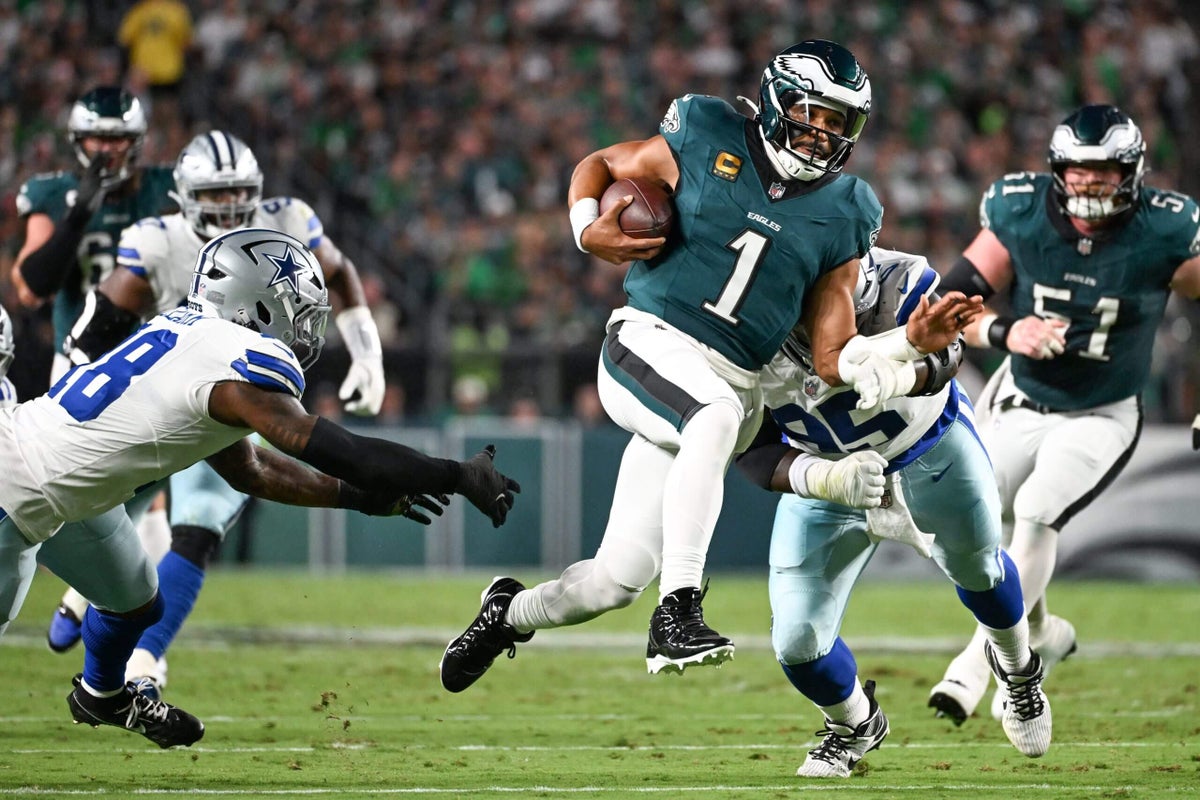 Eagles-Cowboys game suspended more than an hour due to lightning