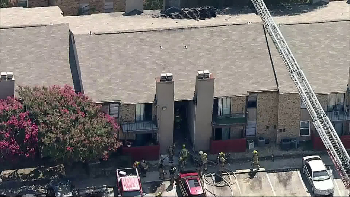 DFR: Firefighters battle large Dallas, Texas apartment fire