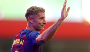 BARCELONA, SPAIN - AUGUST 10: Robert Lewandowski of FC Barcelona is presented to the fans prior to the Joan Gamper Trophy match between FC Barcelona and Como1907 at Estadi Johan Cruyff on August 10, 2025 in Barcelona, Spain. (Photo by Judit Cartiel/Getty Images)