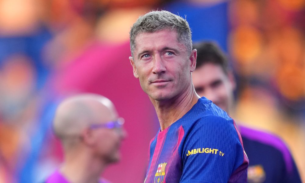 BARCELONA, SPAIN - AUGUST 10: Robert Lewandowski of FC Barcelona is presented to the fans prior to the Joan Gamper Trophy match between FC Barcelona and Como1907 at Estadi Johan Cruyff on August 10, 2025 in Barcelona, Spain. (Photo by Alex Caparros/Getty Images)
