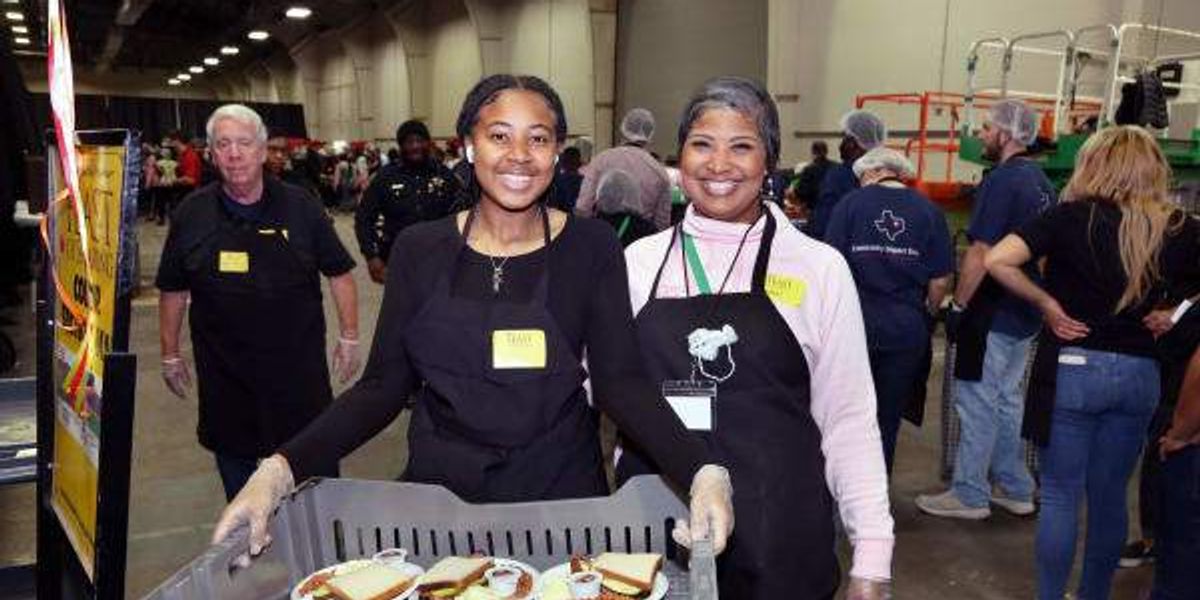 H-E-B’s Feast of Sharing Holiday Dinner