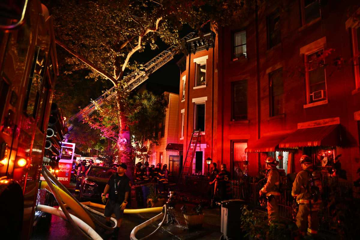 Sunday night blaze in Brooklyn injures seven people, including firefighters, in Brooklyn