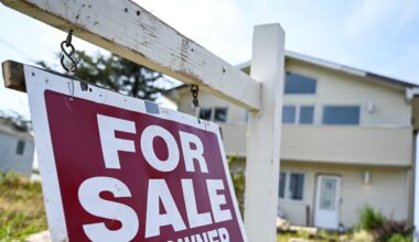 Phoenix home delisting's increase after failing to find buyers