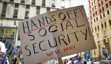 Social Security retirement age: How to raise it without hurting poor people