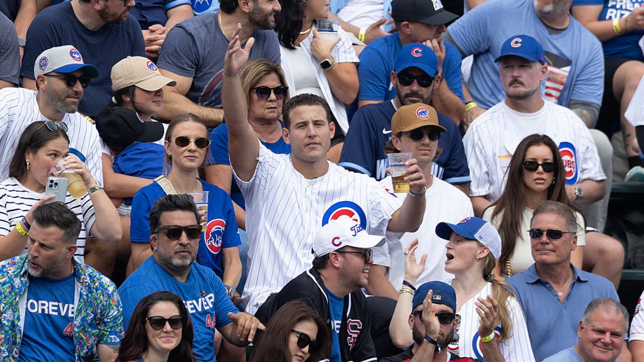 Anthony Rizzo retires with the Chicago Cubs, nearly catches home run in Wrigley bleachers