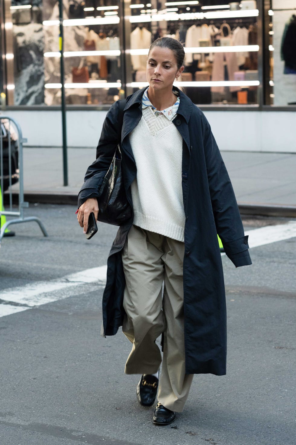 nyfw street style navy trench and baggy pants
