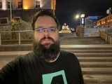 Apple iPhone 17: 12MP selfie camera low-light samples - f/1.9, ISO 800, 1/8s - Apple iPhone 17 review
