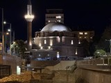 Low-light samples, telephoto camera (4x), 24MP - f/2.8, ISO 3200, 1/25s - Apple iPhone 17 Pro Max review