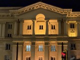 Low-light samples, telephoto camera (4x), 12MP - f/2.8, ISO 1250, 1/25s - Apple iPhone 17 Pro Max review