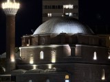 Low-light samples, telephoto camera (8x) - f/2.8, ISO 2000, 1/25s - Apple iPhone 17 Pro Max review