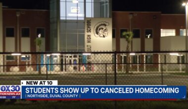 Students left waiting outside after homecoming dance at Jean Ribault High School which didn’t happen – 104.5 WOKV