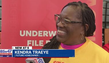 Jacksonville woman becomes first-time homeowner after 30 years of renting with free mortgage event – 104.5 WOKV