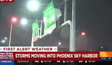 Strong winds, heavy rain hit parts of Phoenix area