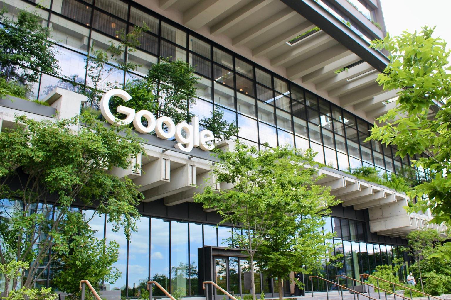 Alphabet's Arsenal Has Tilted The AI Search Wars (NASDAQ:GOOGL) - Seeking Alpha