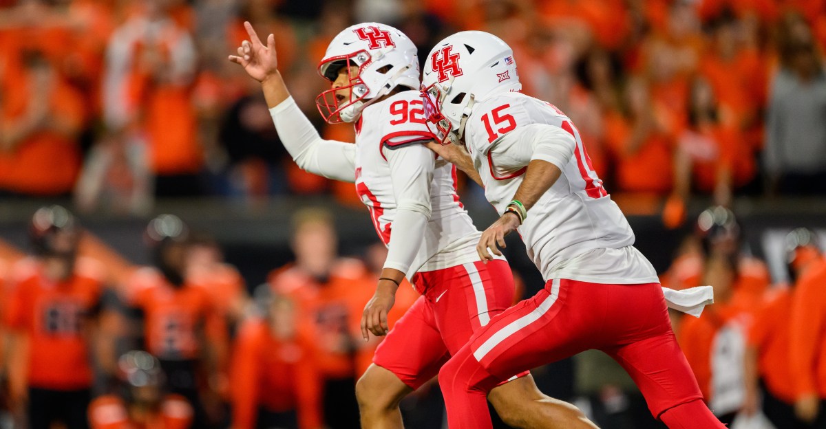 Houston storms back, walks off Oregon State 27-24 in OT