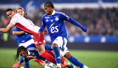 Chelsea consider late £59.5m bid for midfielder