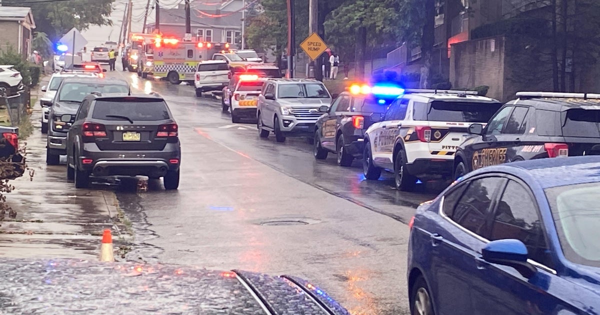 3 students injured in stabbing at Pittsburgh's Carrick High School; suspect in custody, authorities say