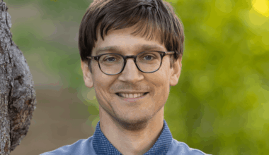 This Stanford computer science professor went to written exams 2 years ago because of AI. He says his students insisted on it