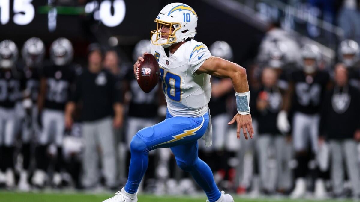 Justin Herbert tosses 2 TDs, Geno Smith throws 3 INTs as Chargers ruin Raiders HC Pete Carroll's birthday