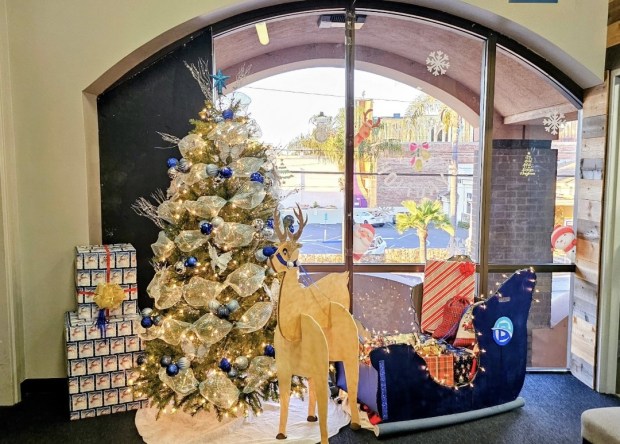 Cristina Clay created this holiday-themed decor for Balanced Fitness & Health in La Jolla. (Cristina Clay)