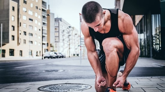Professional pressures and lifestyle choices lead to sluggish energy levels and slow metabolism for men in their 30s.(Unsplash)