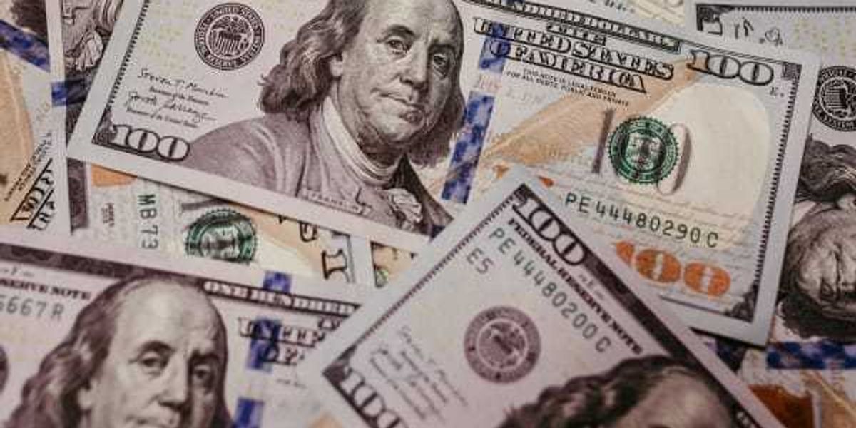 How much Houston's household income has changed in a year