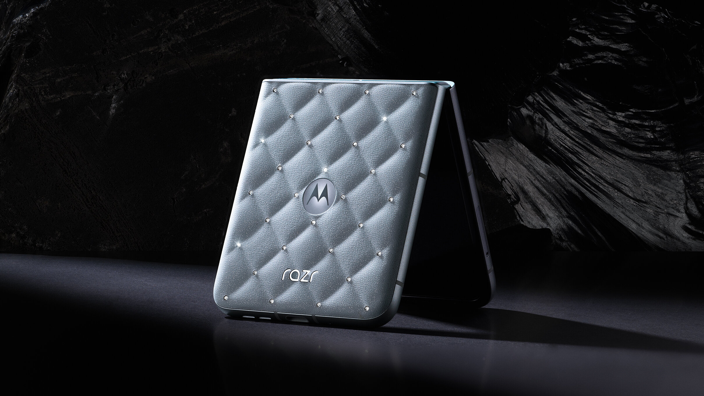 motorola razr 2025 swarovski collection