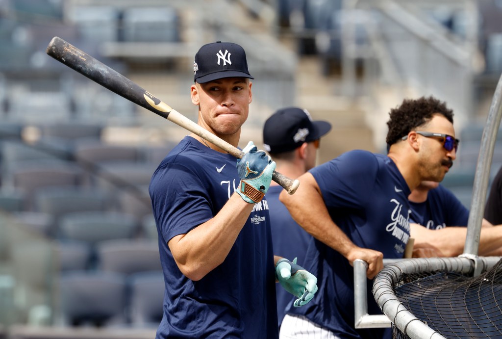New York Yankees right fielder Aaron Judge holding a baseball bat.