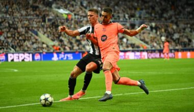 NEWCASTLE UPON TYNE, ENGLAND - SEPTEMBER 18: Sven Botman of Newcastle United and Ferran Torres of FC Barcelona battle for possession during the UEFA Champions League 2025/26 League Phase MD1 match between Newcastle United FC and FC Barcelona at St James' Park on September 18, 2025 in Newcastle upon Tyne, England. (Photo by Clive Mason/Getty Images)