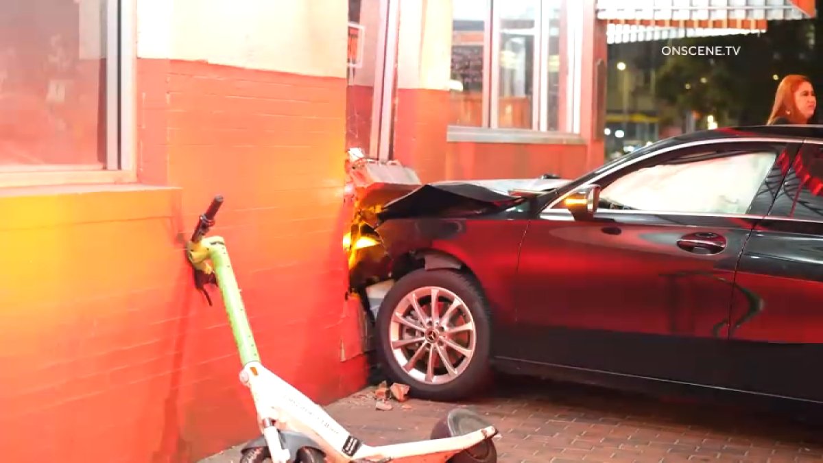 Vehicle crashes into the Original Pantry – NBC Los Angeles