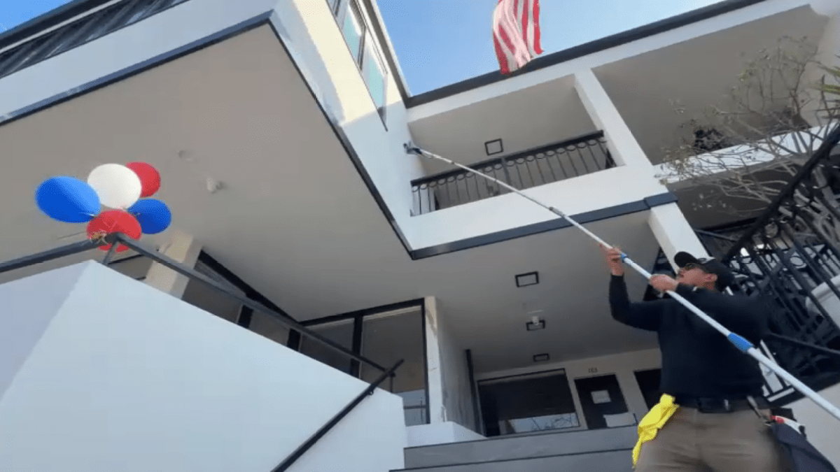 Seniors celebrate return to apartments damaged by Palisades Fire – NBC Los Angeles