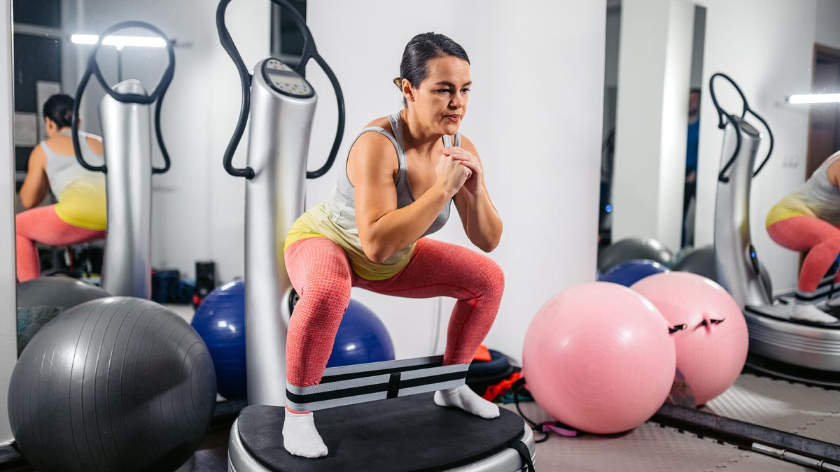 Can Vibration Plates Help You Lose Weight? Fitness Experts Reply