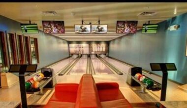 Pinstripes bowling bistro shutters Fort Worth in bankruptcy