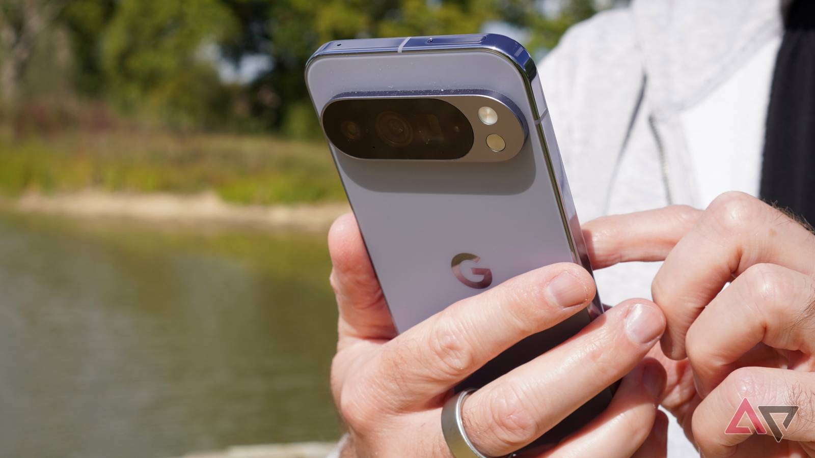 Google releases a fix for the Pixel 10 snowy display bug