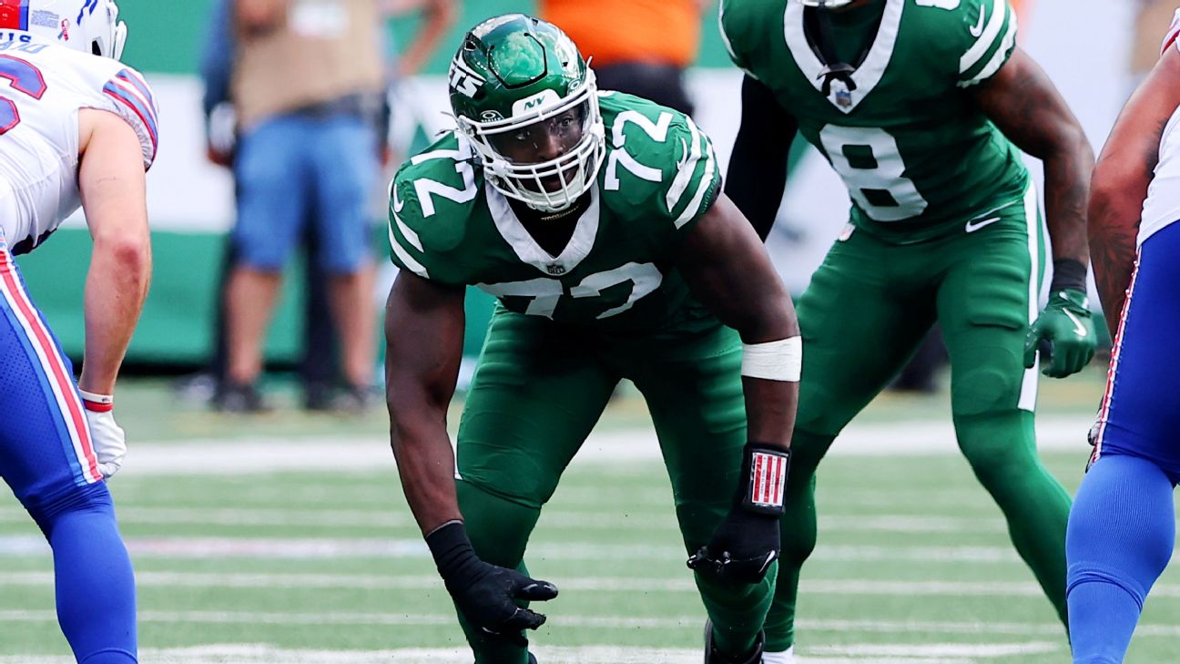 Jets' Aaron Glenn backs Michael Clemons despite costly penalties