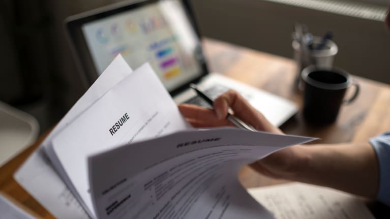 Résumé (file). 