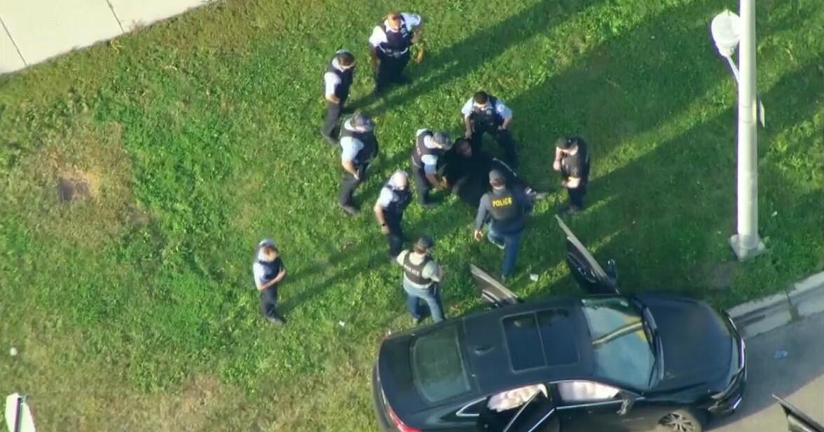 Man arrested after lengthy police chase through Chicago and suburbs ends near Garfield Park