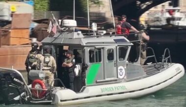 Border Patrol boats seen cruising on Chicago River amid ongoing immigration crackdown