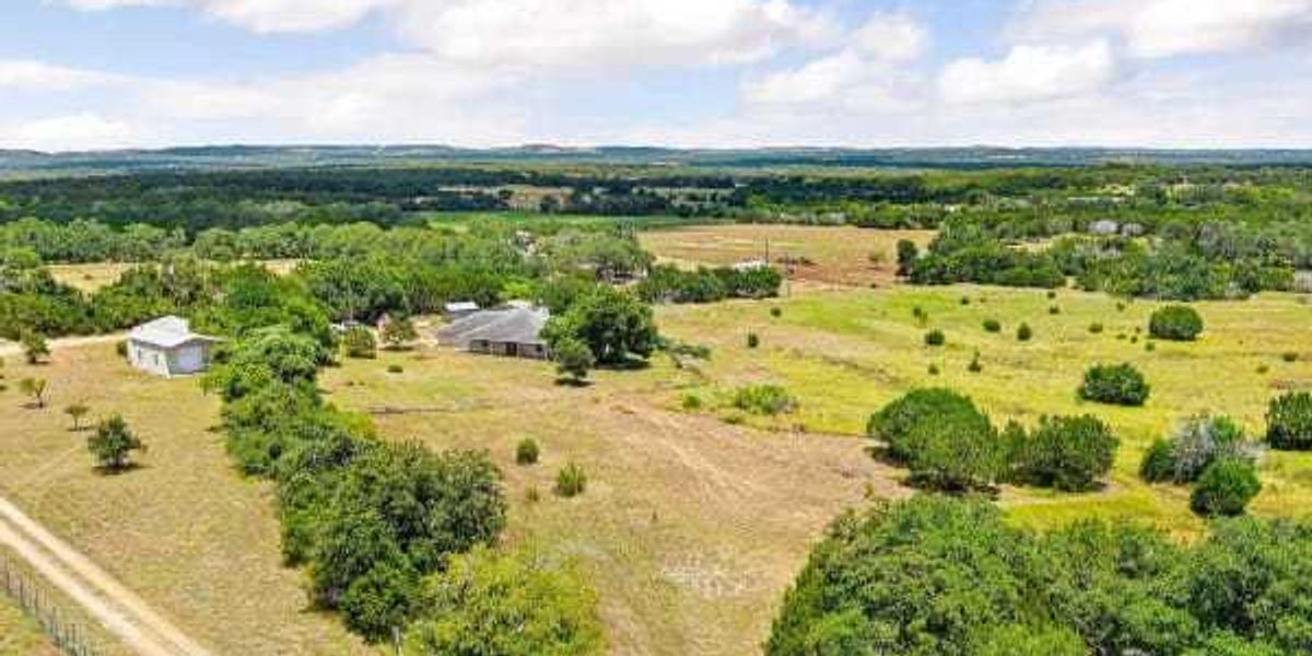 Celebrity ranch for sale leads San Antonio news this week