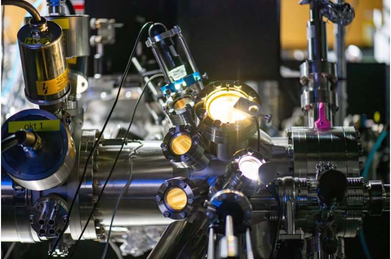 The TR-ARPES setup used in the research. Credit: Jeff Prine (OIST) Shining a light on dark valleytronics