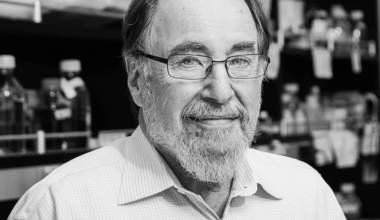 Nobel laureate David Baltimore dies at 87 Baltimore discovered that genetic material of tumor viruses could make DNA from their RNA genome