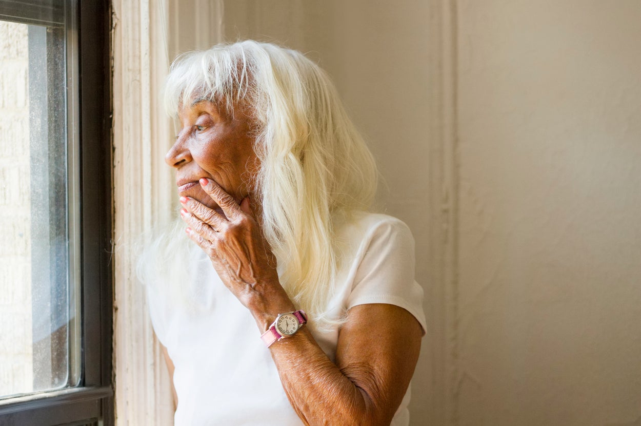 'Sundowning' Is The Dementia Symptom We Don't Talk About Enough