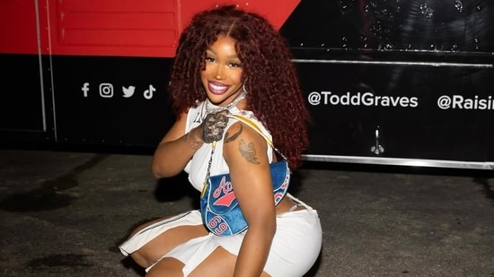 SZA urges fans to stop creating AI images of her.(Instagram/sza)