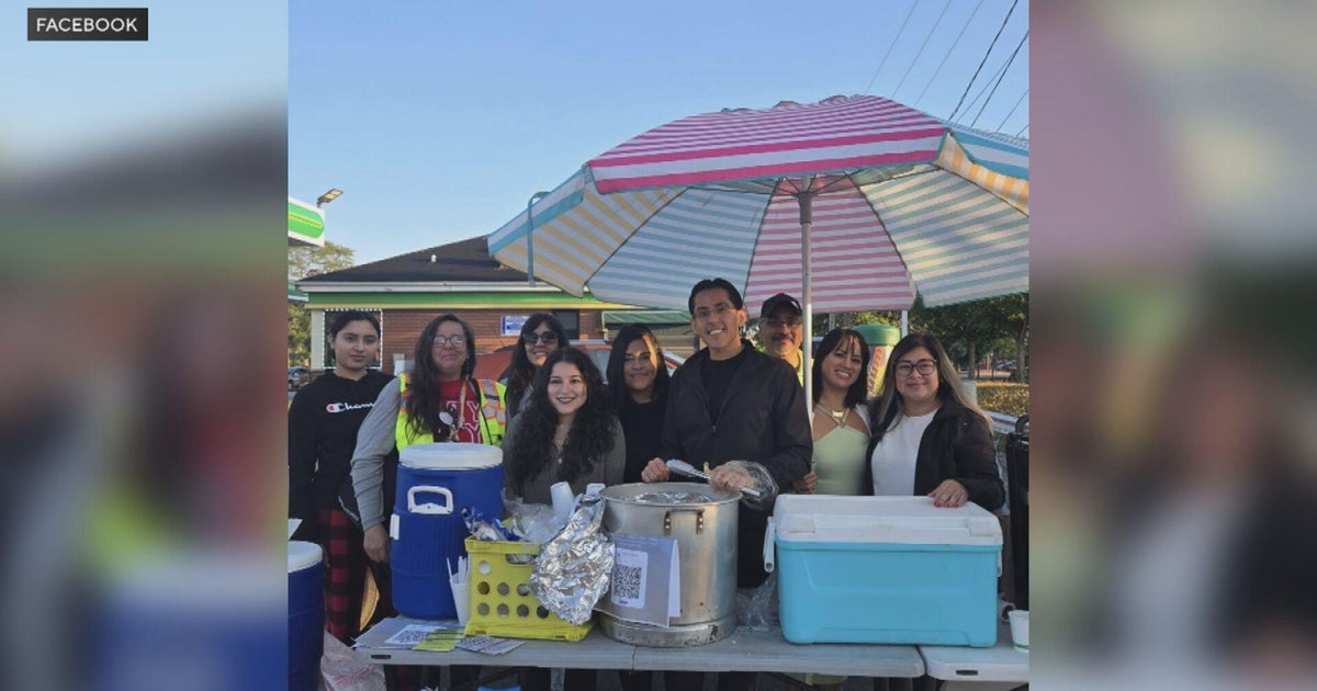 Fundraiser held for tamale vendor Laura Murillo detained by ICE in Back of the Yards